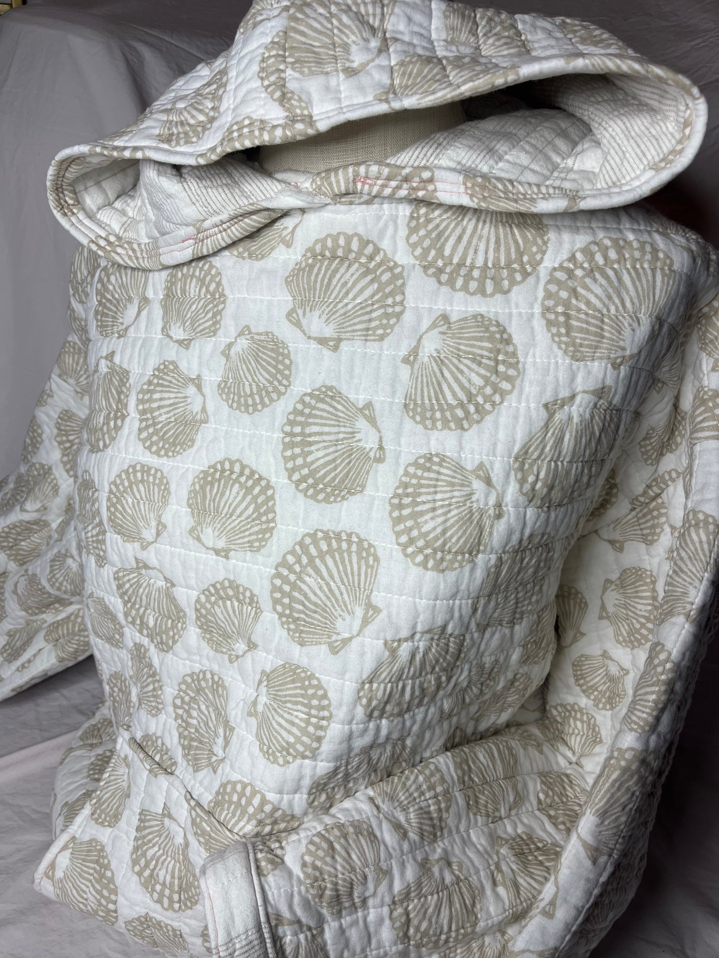 Seashell Hoodie (small)