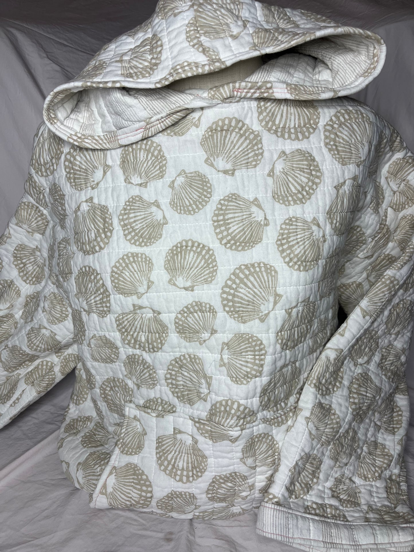 Seashell Hoodie (small)