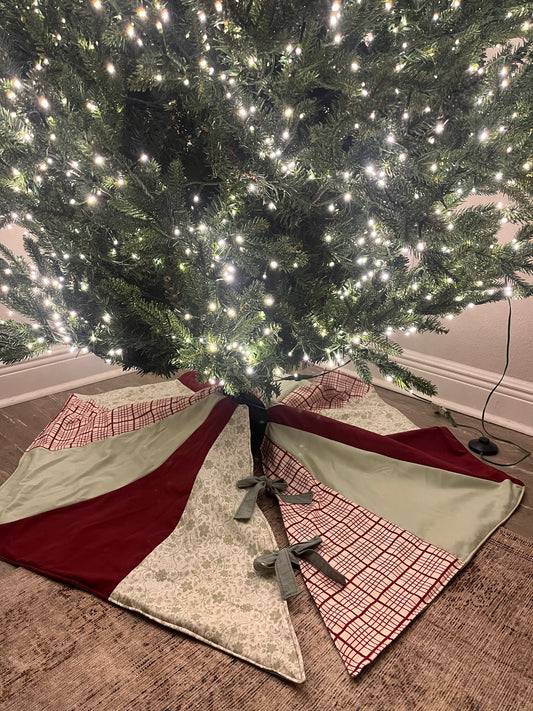 Evergreen Tree Skirt- Large