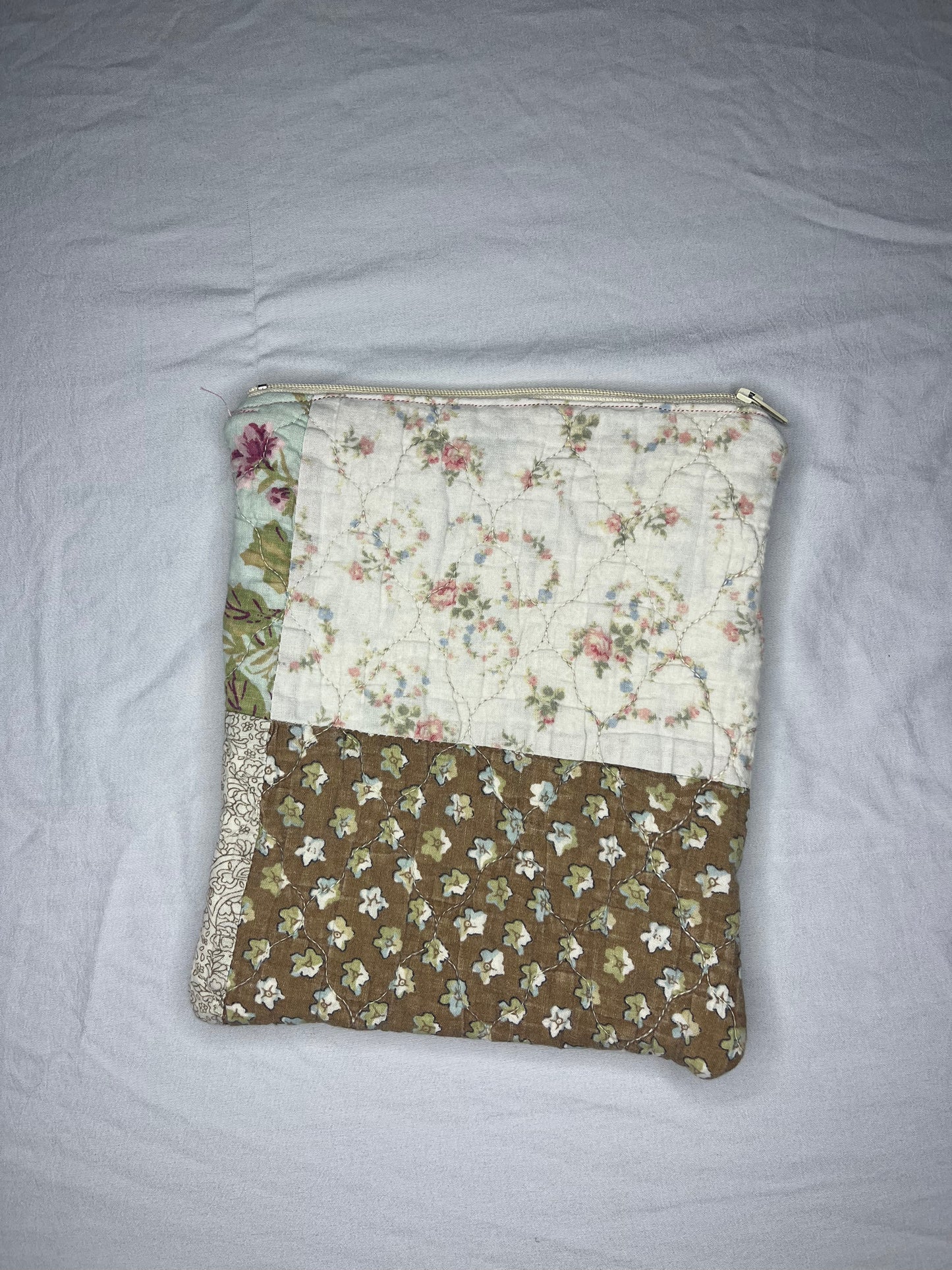 Read & Roam Kindle Cover