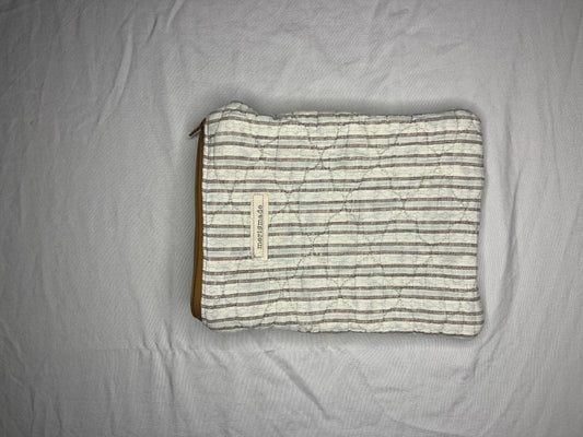 Read & Roam Kindle Cover